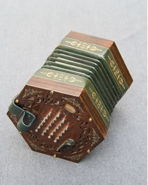An English-system concertina by Alfred Hays, London